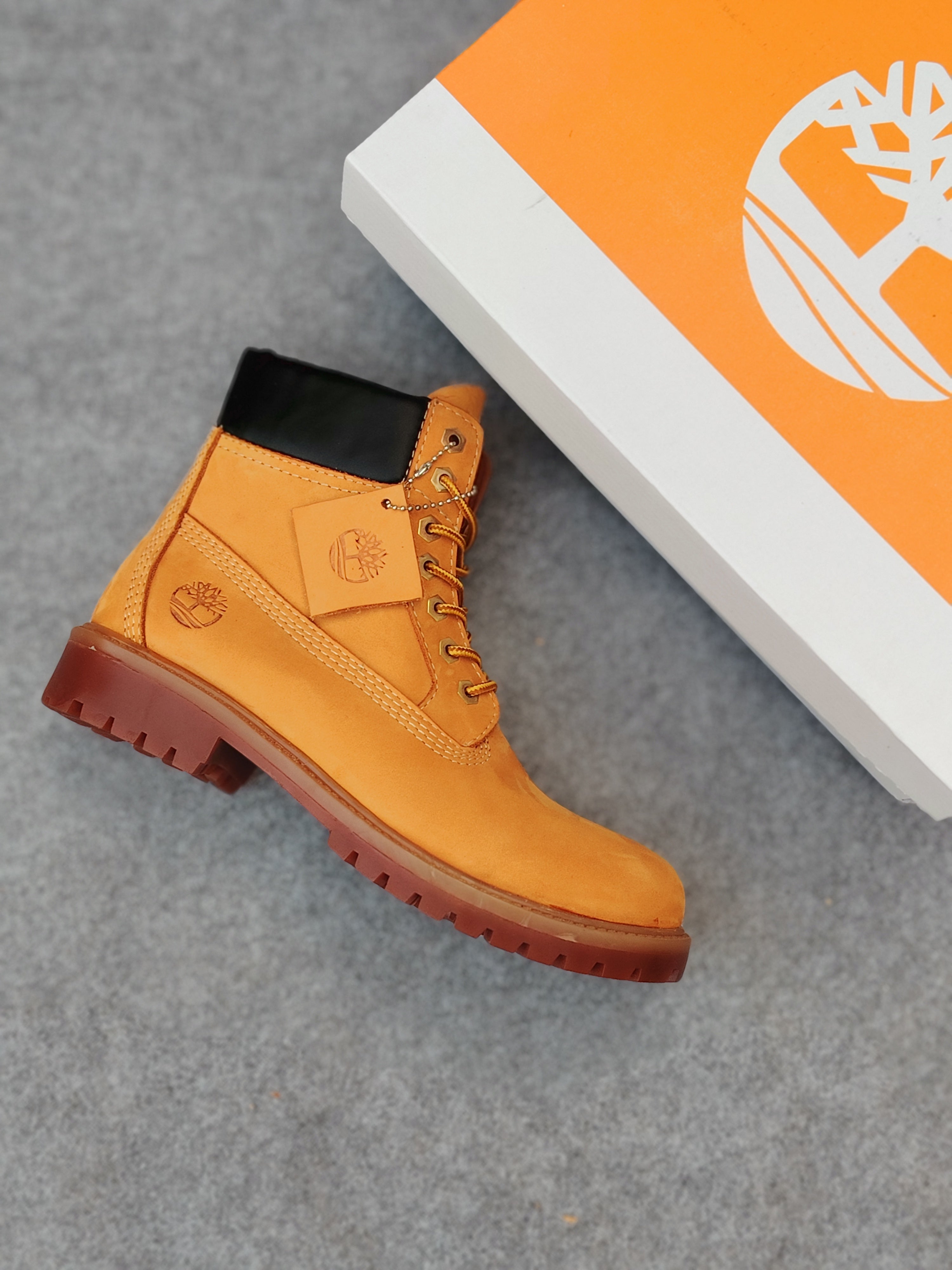 Timber "Havan" Genuine Leather